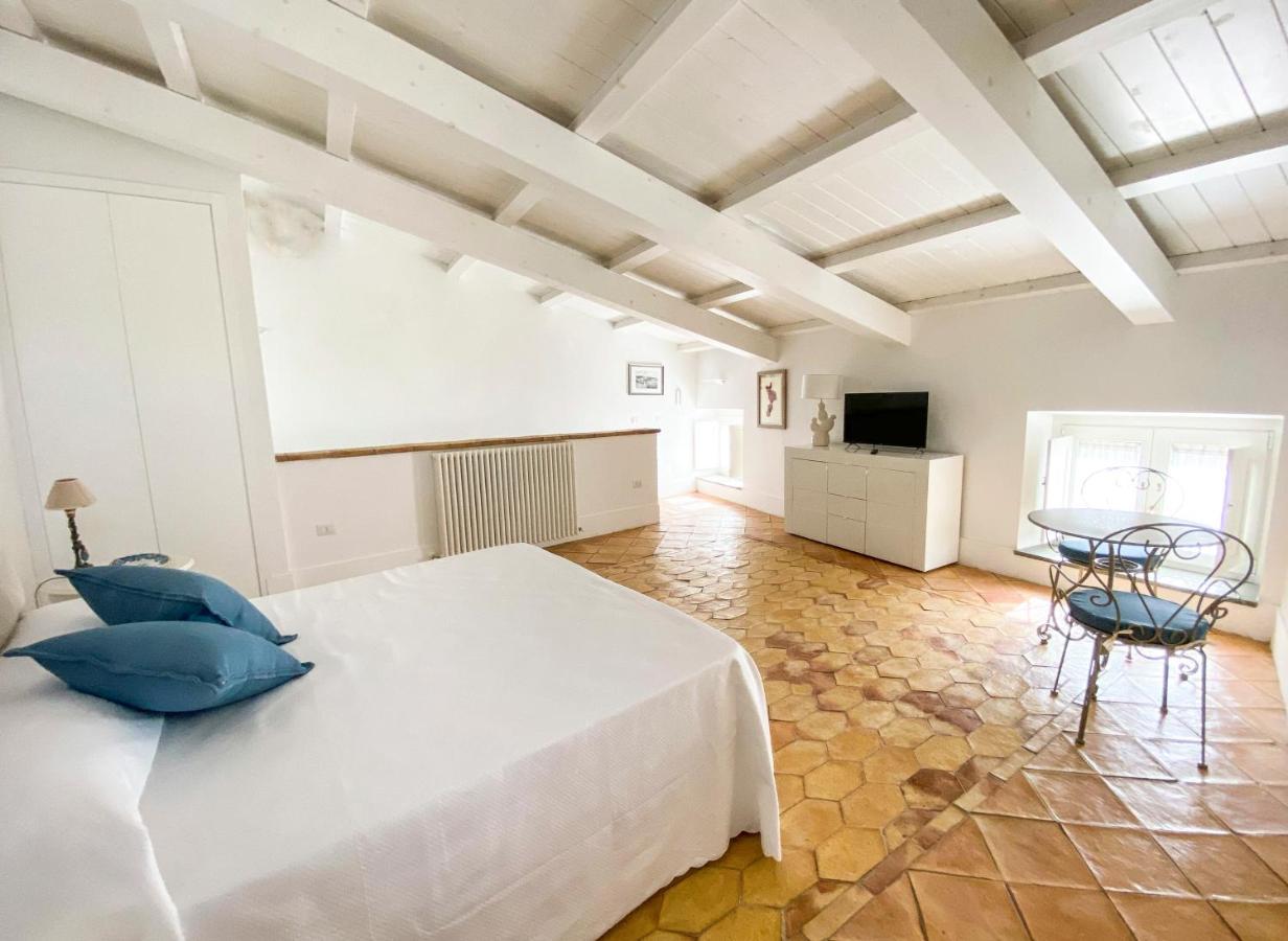 הוילה קרוטונה Residenza Ucci Ali מראה חיצוני תמונה
