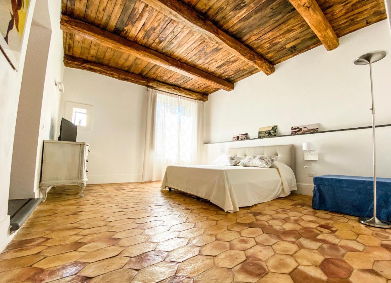 הוילה קרוטונה Residenza Ucci Ali מראה חיצוני תמונה